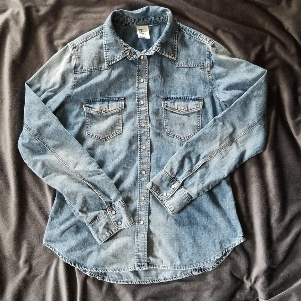 H&M, denim button down with pearl snaps.